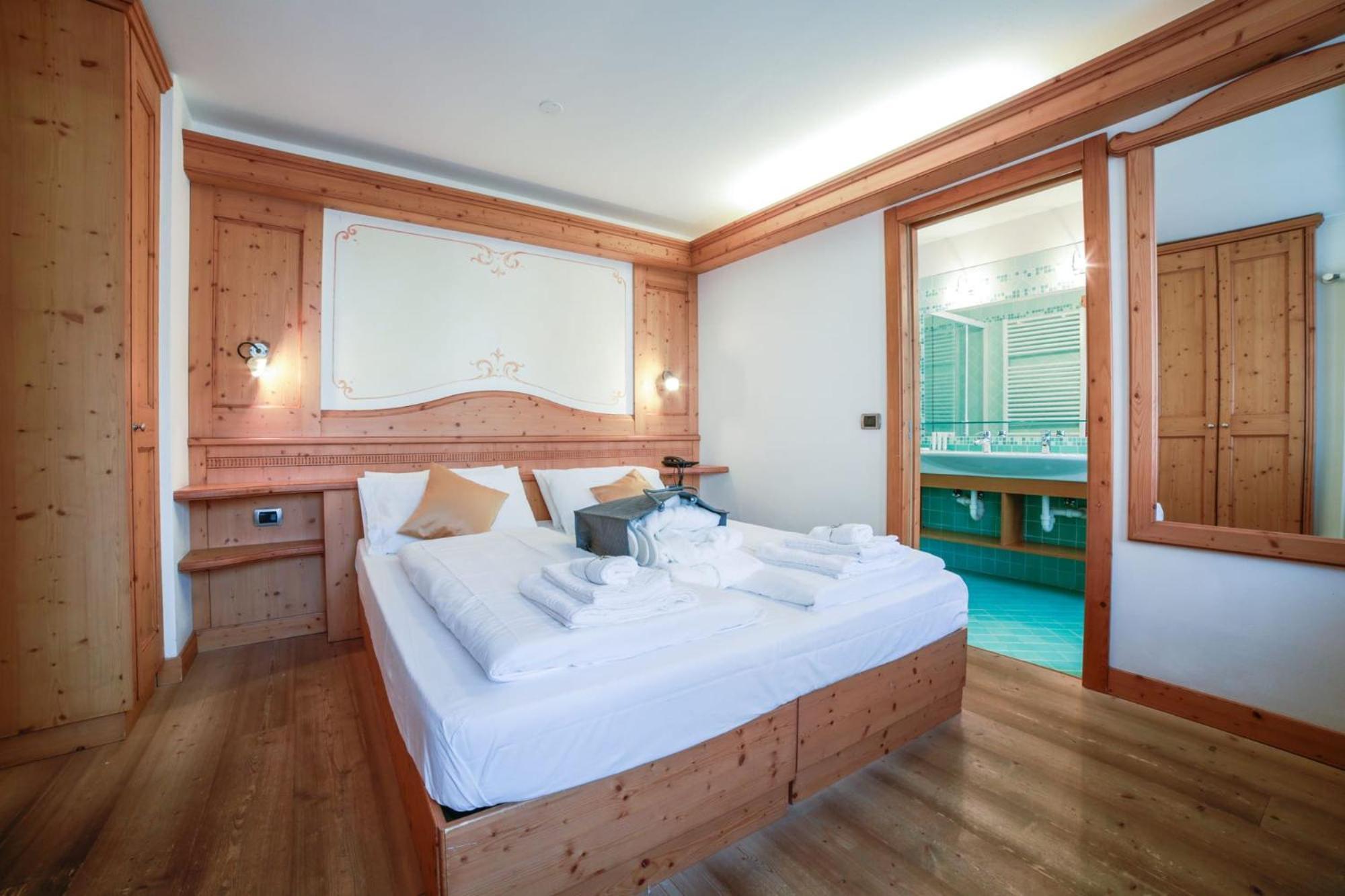 פולגרידה Nivis Hotel מראה חיצוני תמונה