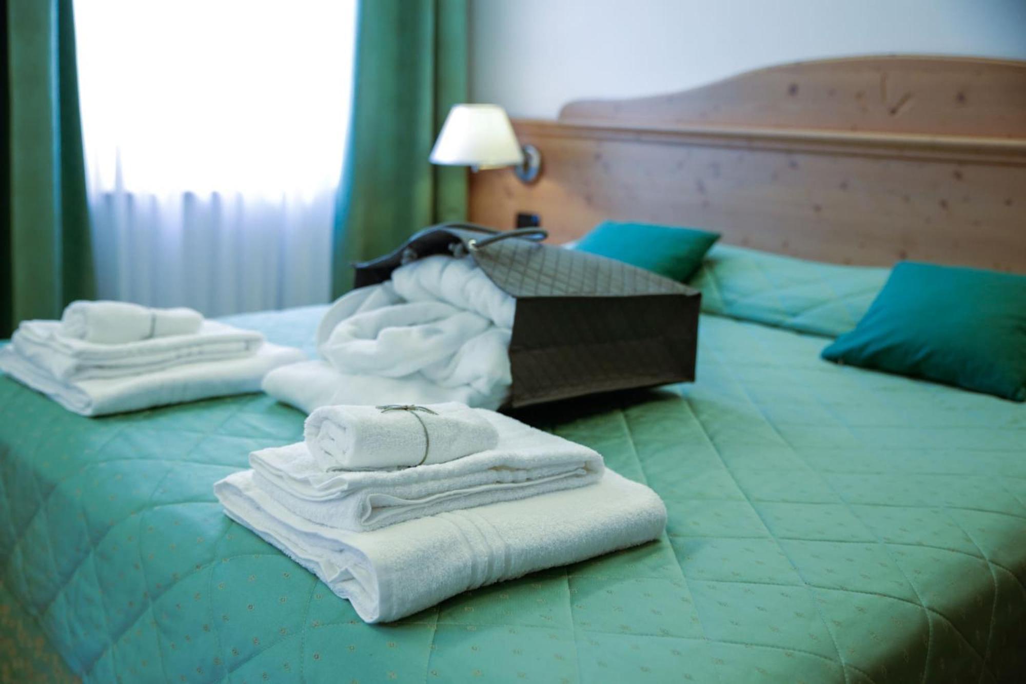 פולגרידה Nivis Hotel מראה חיצוני תמונה